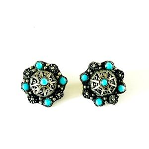 Vintage turquoise floral clip on earrings